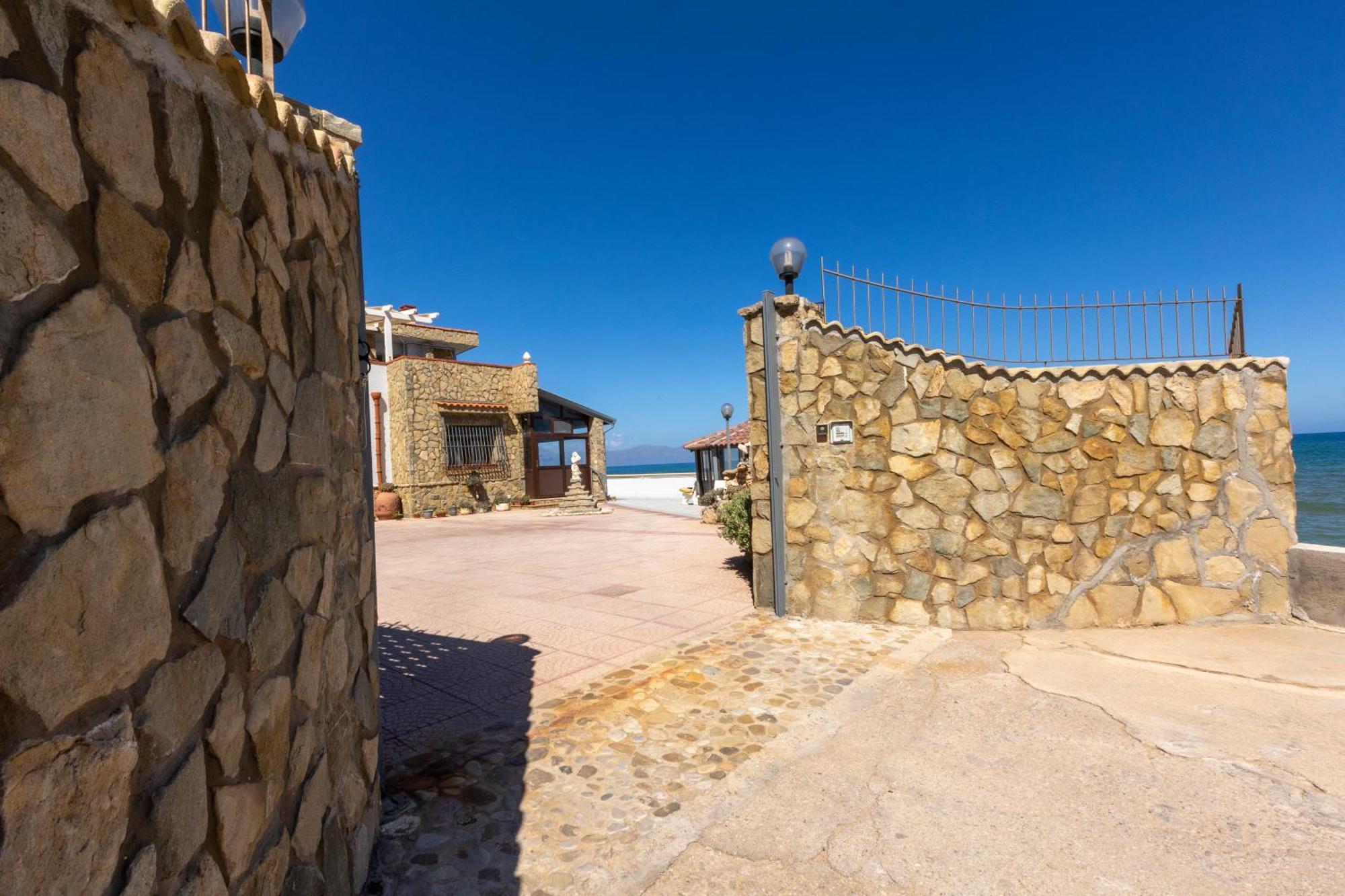 Вилла Casa Vacanza Barbera - In Riva Al Mare Траппето Экстерьер фото